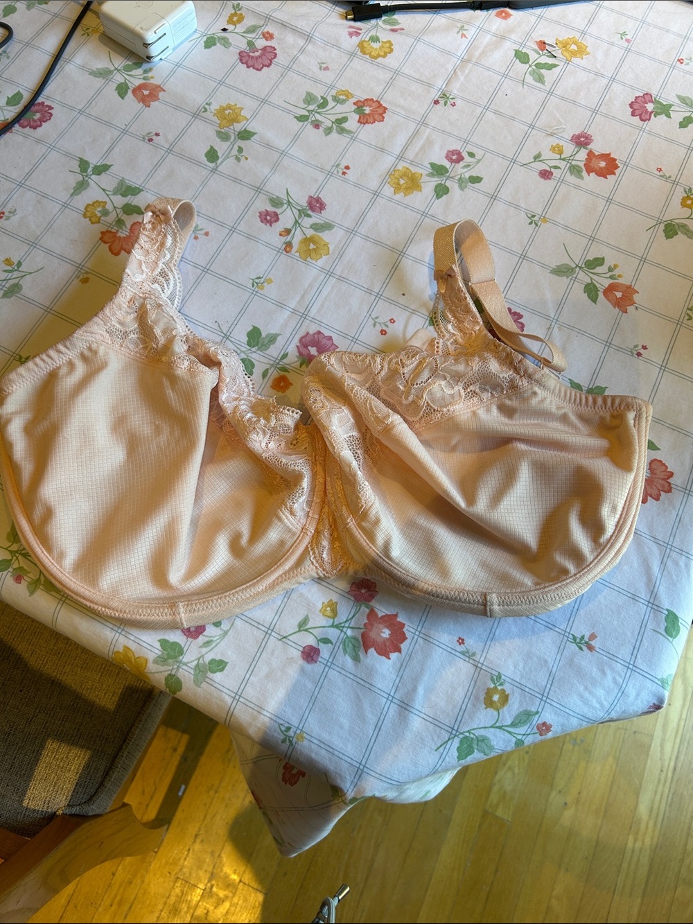 Full-Coverage Lace-Trim Bra in Peach — Women’s Support